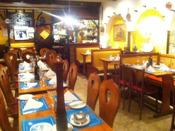 trattoria-mondello-inside