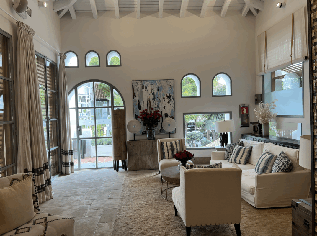 Puente Romano concierge