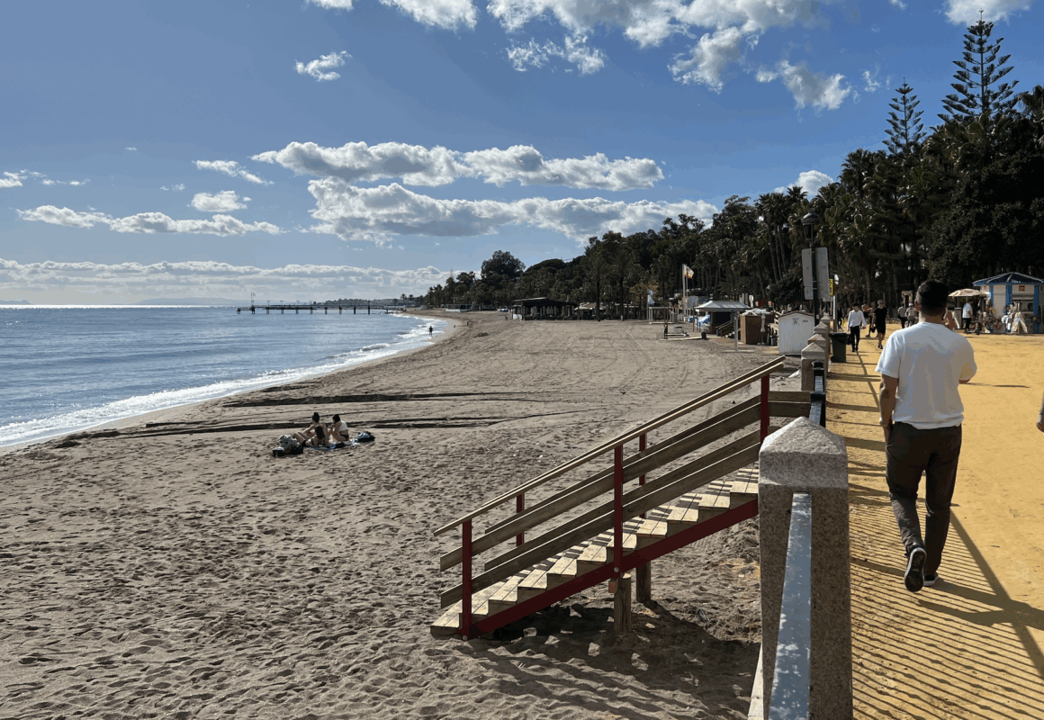 Paseo de Marbella con hoteles de lujo