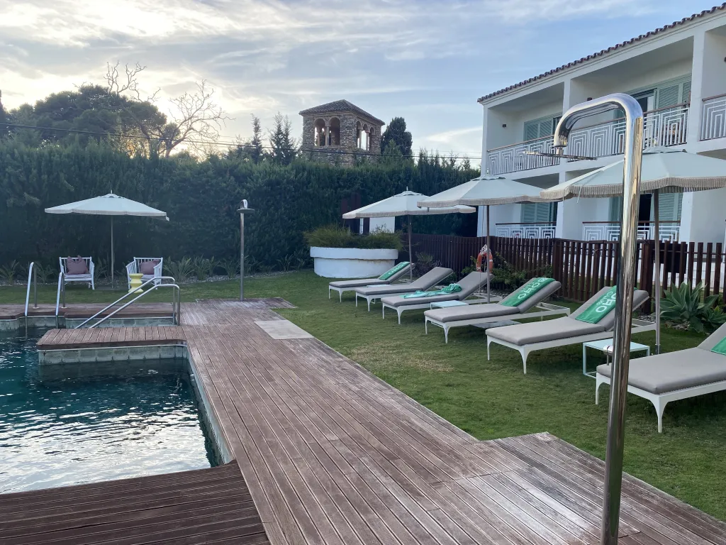 Boho Club_Swimming pool deck chairs