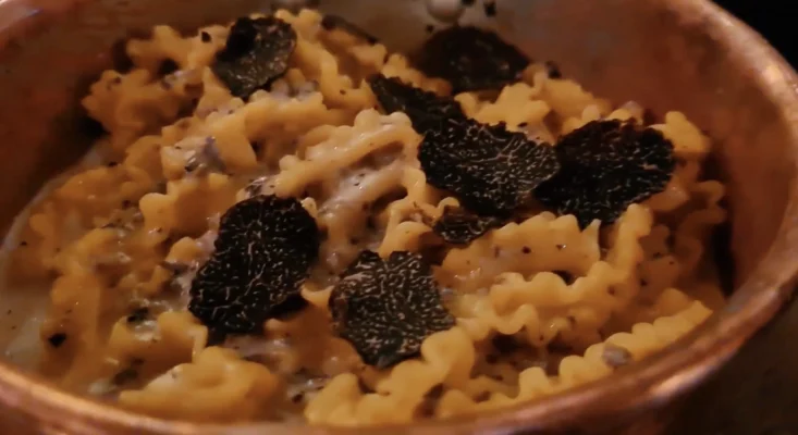 What Makes Gloria Shoreditch Instagrammable