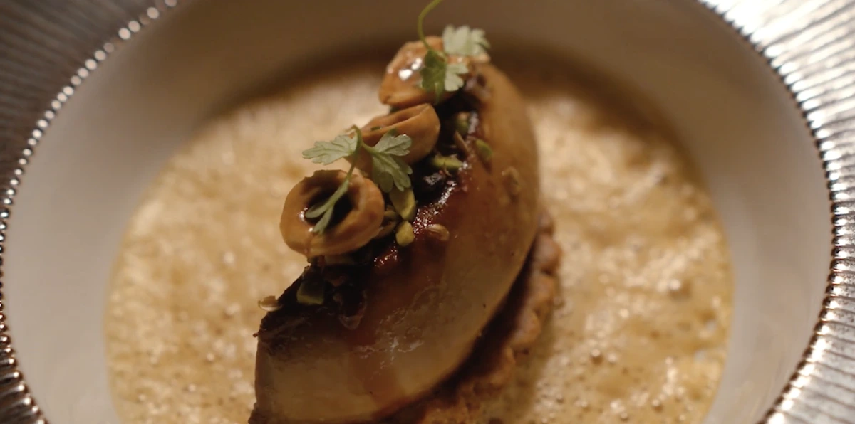 Foie gras francés sellado en sartén