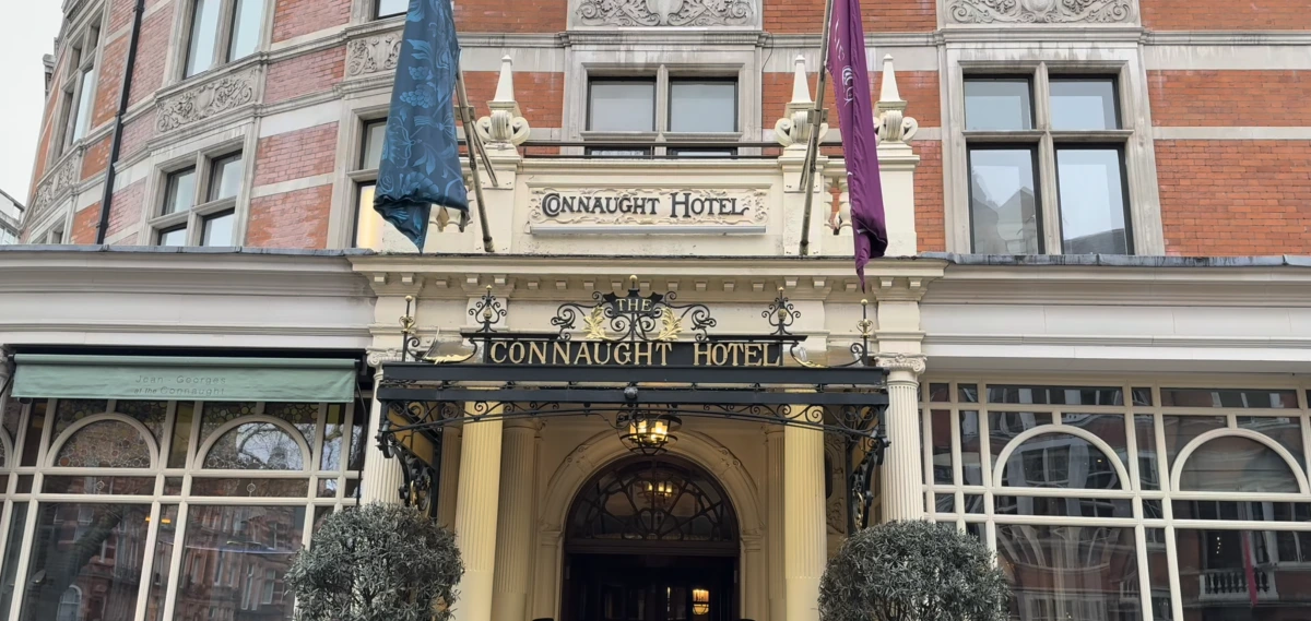 Fachada de The Connaught