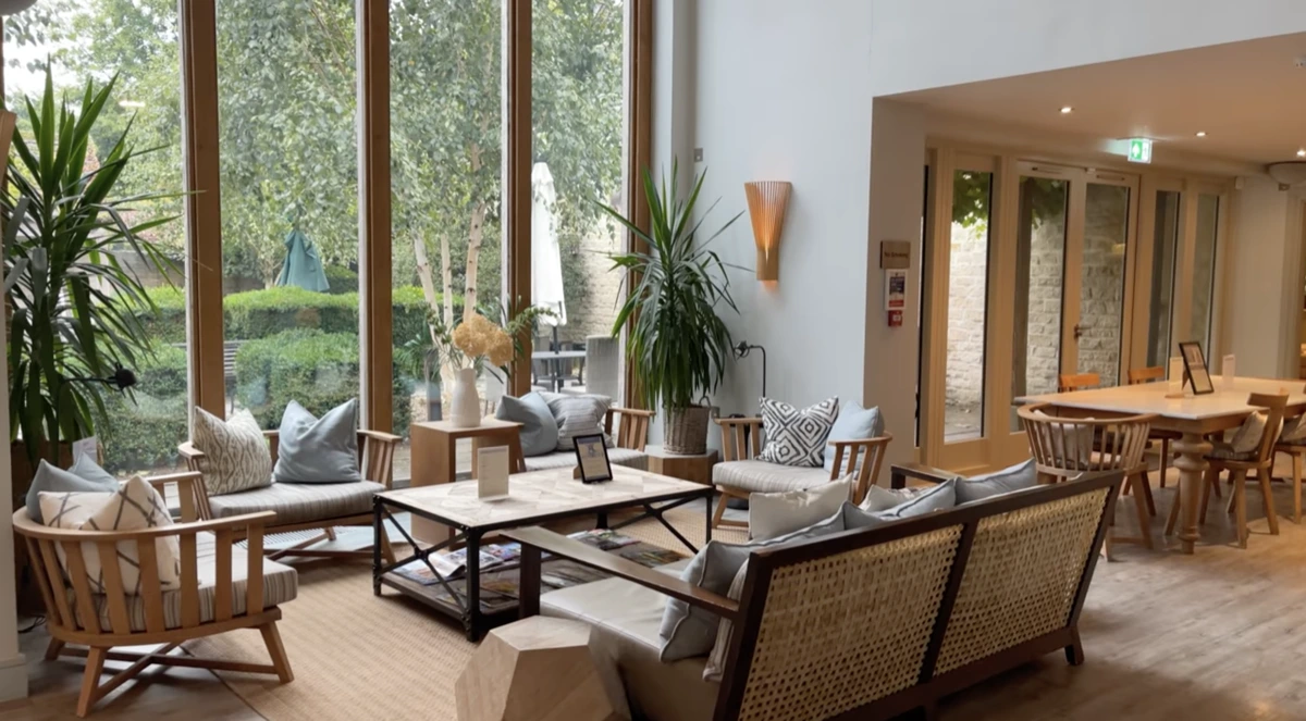 CALCOT SPA HOTEL sitting area