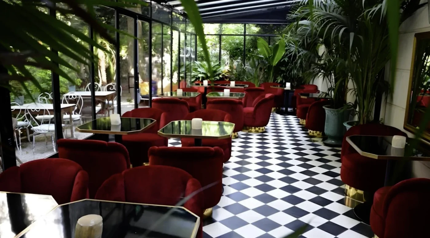 Htel Particulier Montmartre bar restaurant