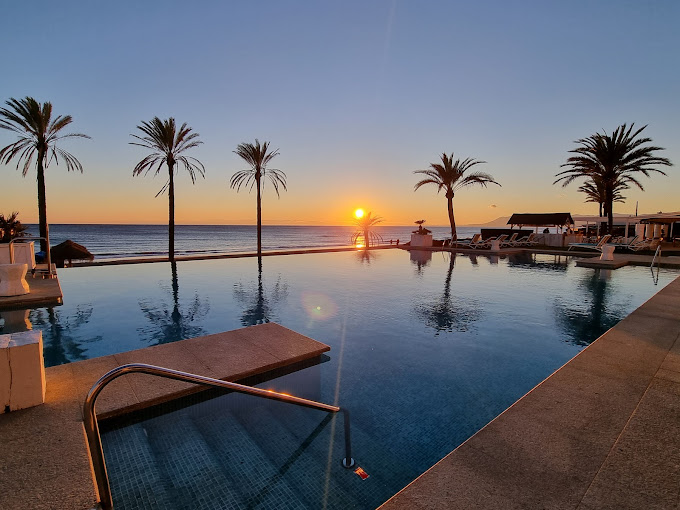 Gran Marbella Resort location — Elviria beachfront, Real de Zaragoza beach