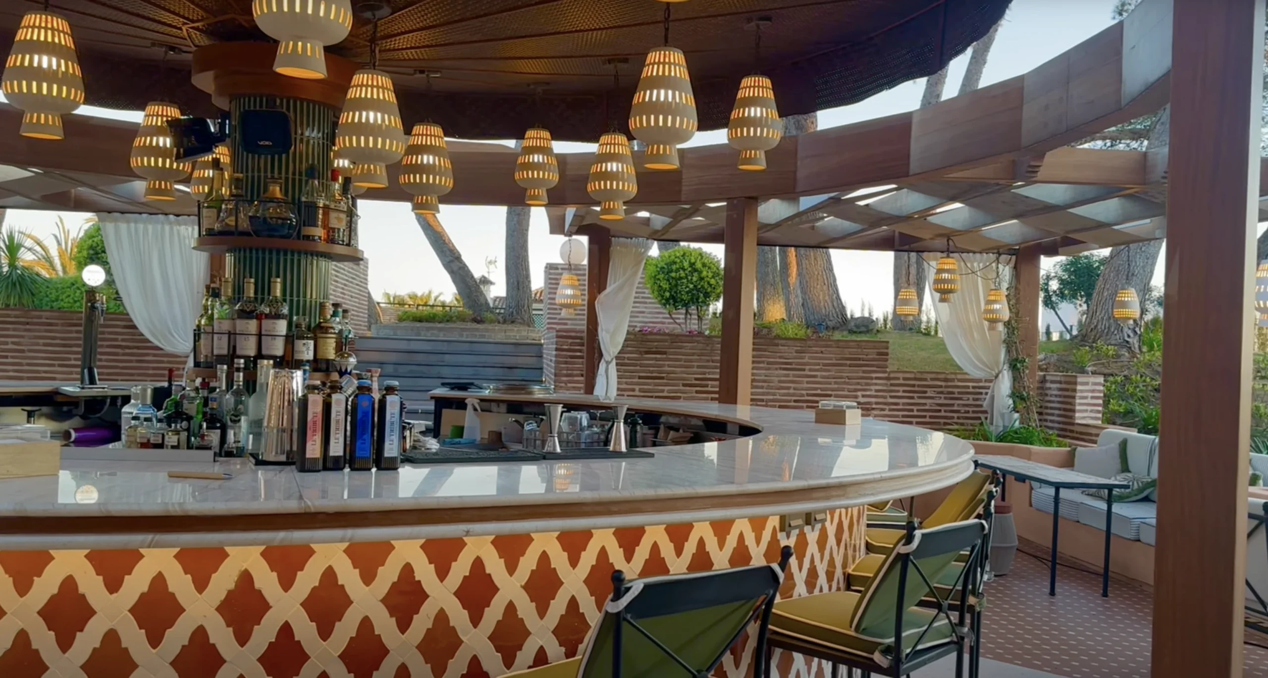 Gran Marbella Resort — bar counter and cocktail programme