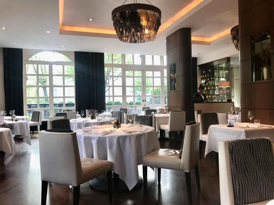 The Ledbury romantic restaurant Notting Hill London 3 Michelin stars