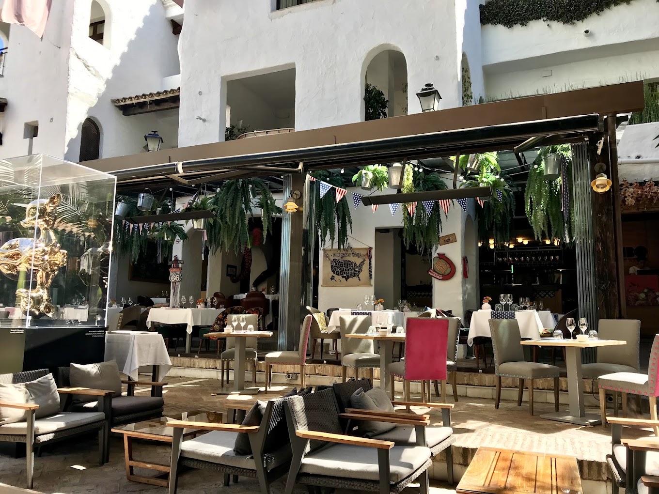 Terraza del restaurante BiBo en Puente Romano, Dani García Marbella