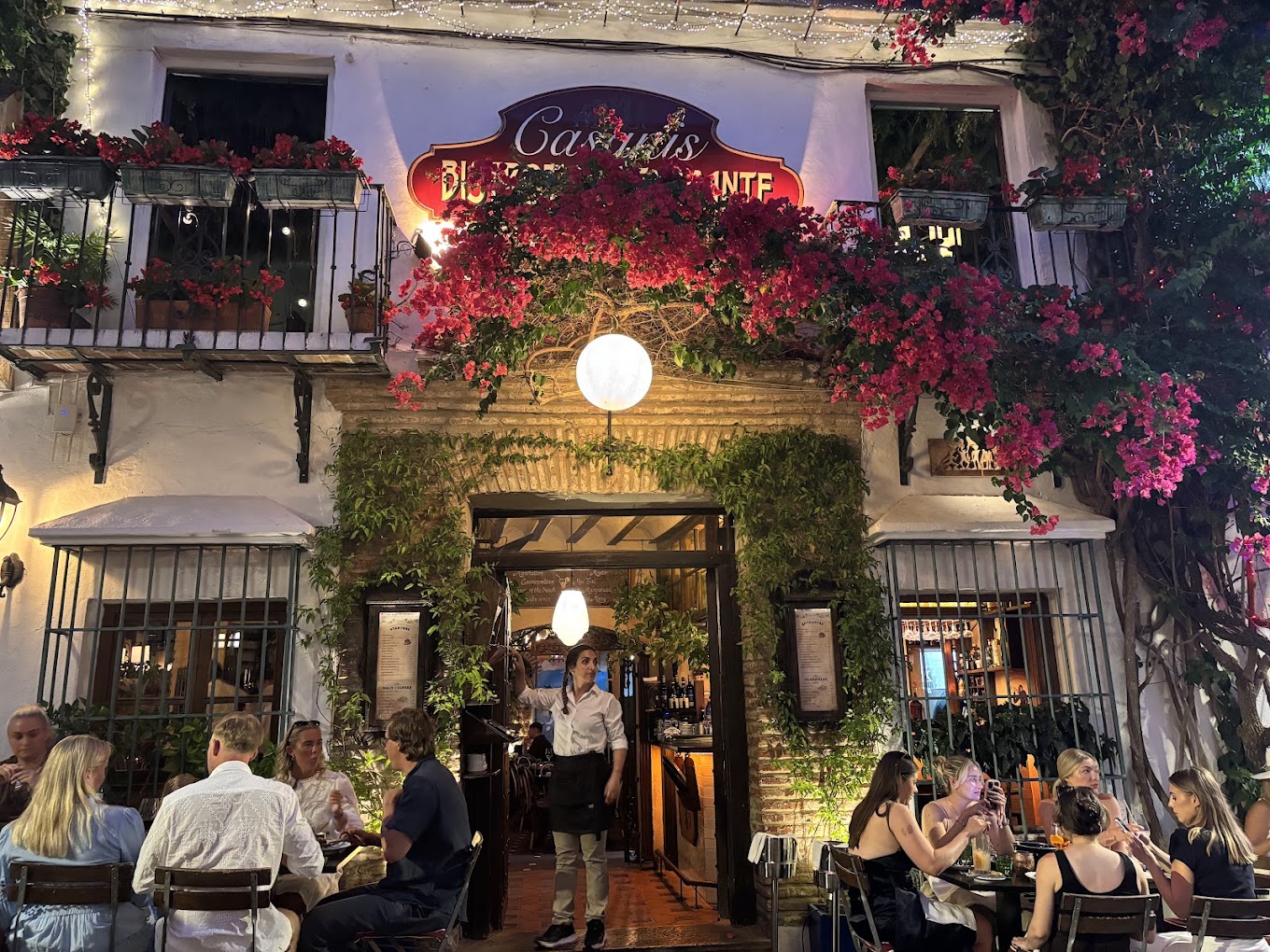 Terraza de Casanis Bistrot en Calle Ancha en el Casco Antiguo de Marbella